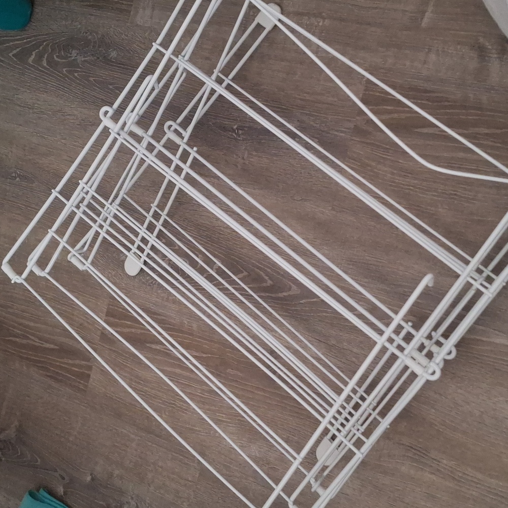 Expandable drying rack